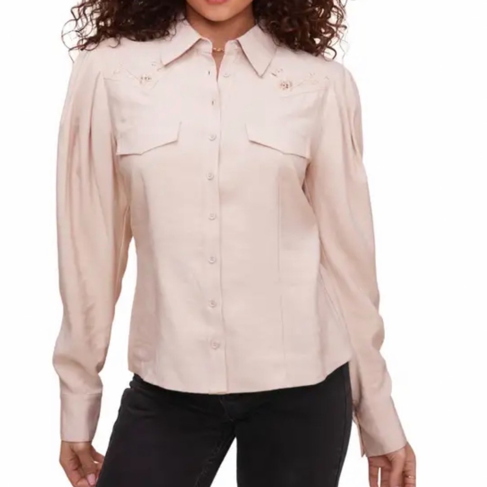Beautiful shirt very nice and elegant with nice details